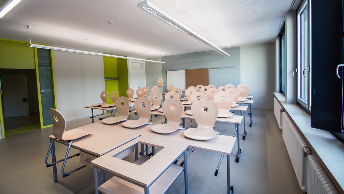 Eine Klassenraum Situation im Gymnasium Bürgerwiese in Dresden.