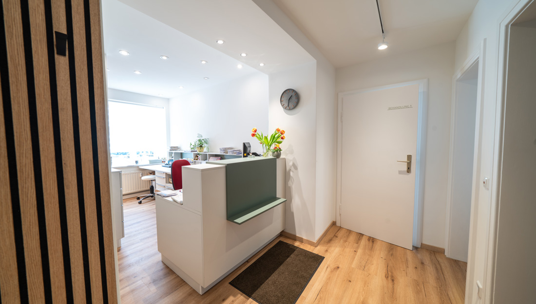 Empfang-Arztpraxis-Dr-Schrya